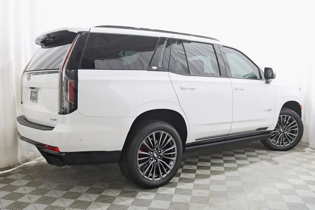 Used 2024 White Cadillac V-Series image 9