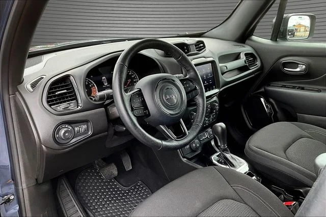 Used 2022 Blue Jeep Altitude image 16