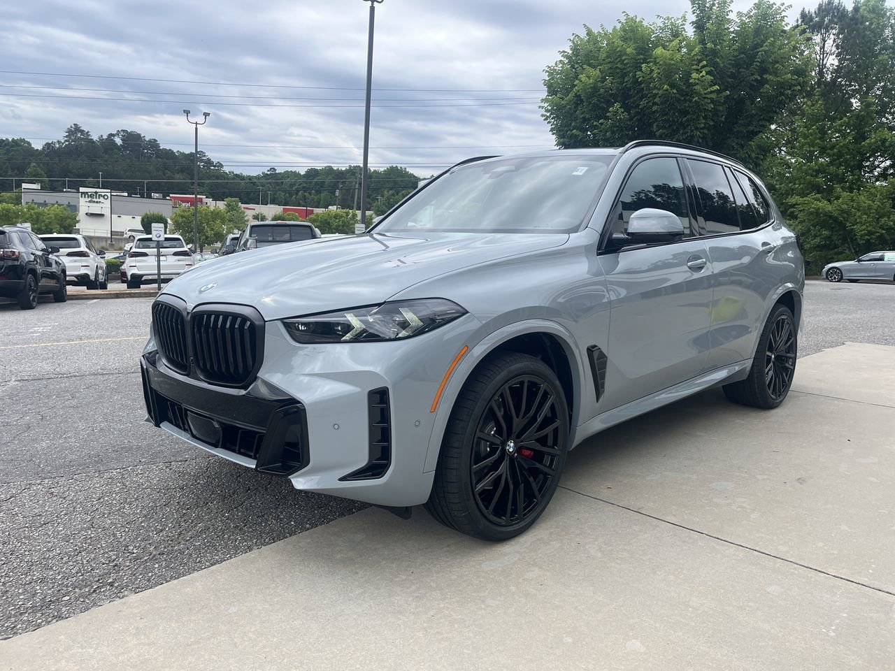 New 2026 Brooklyn Grey Metallic BMW sDrive40i image 4