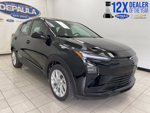New 2027 Mosaic Black Metallic Chevrolet LT image 1