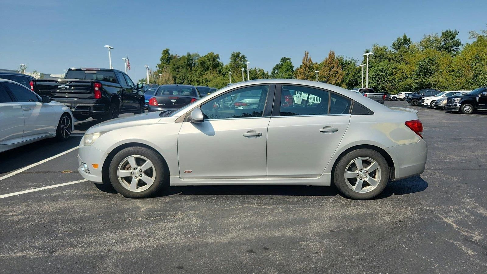 Used 2014 SILVER ICE METALLIC Chevrolet 1LT image 5