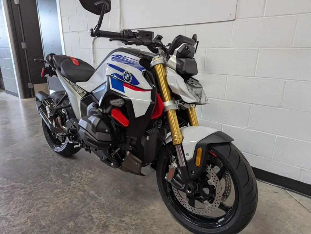 New 2026 LIGHT WHITE BMW 1300 R Performance image 2