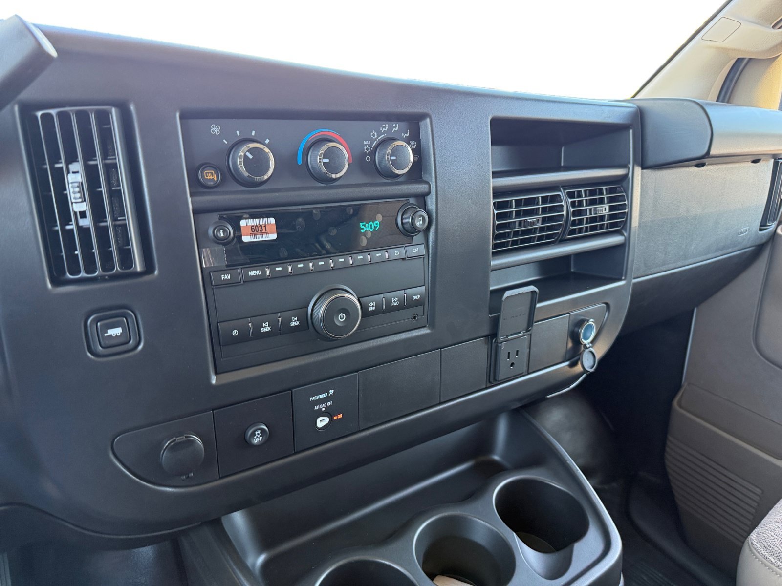 2026 Chevrolet Express Cargo Work Van - Photo 12