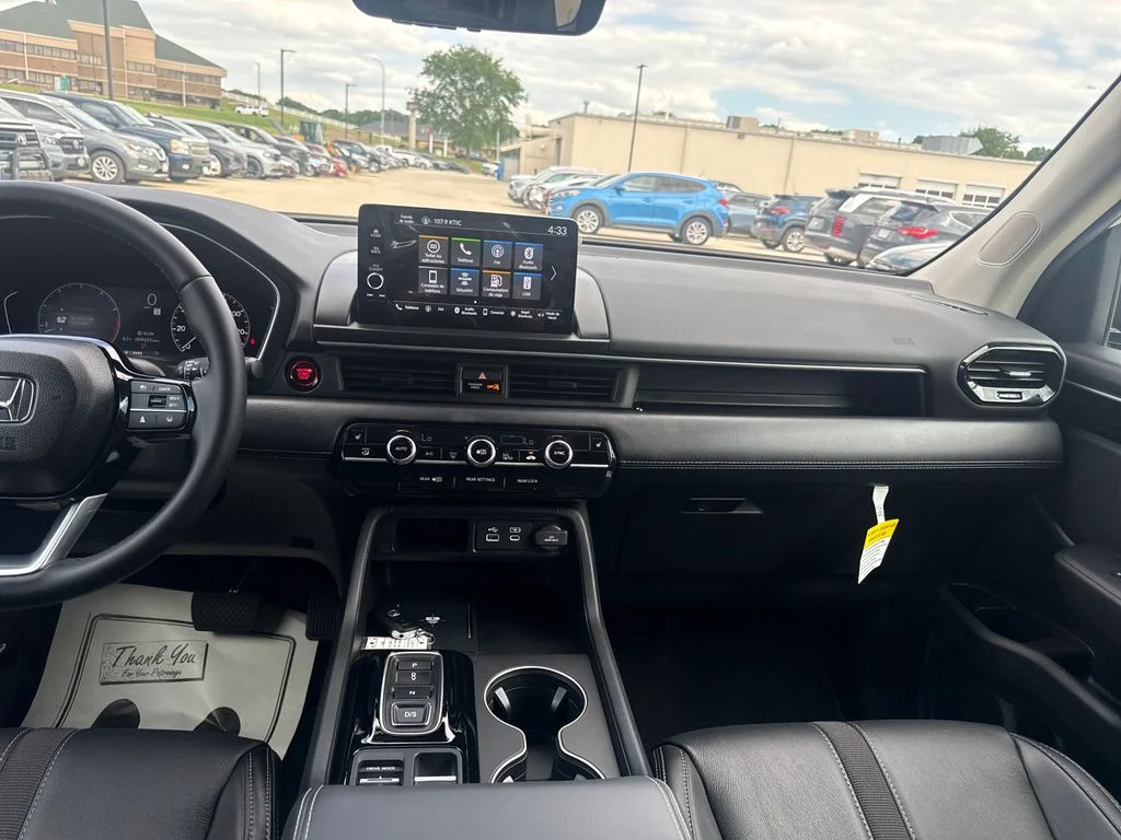 2025 Honda Pilot EX-L - Photo 18
