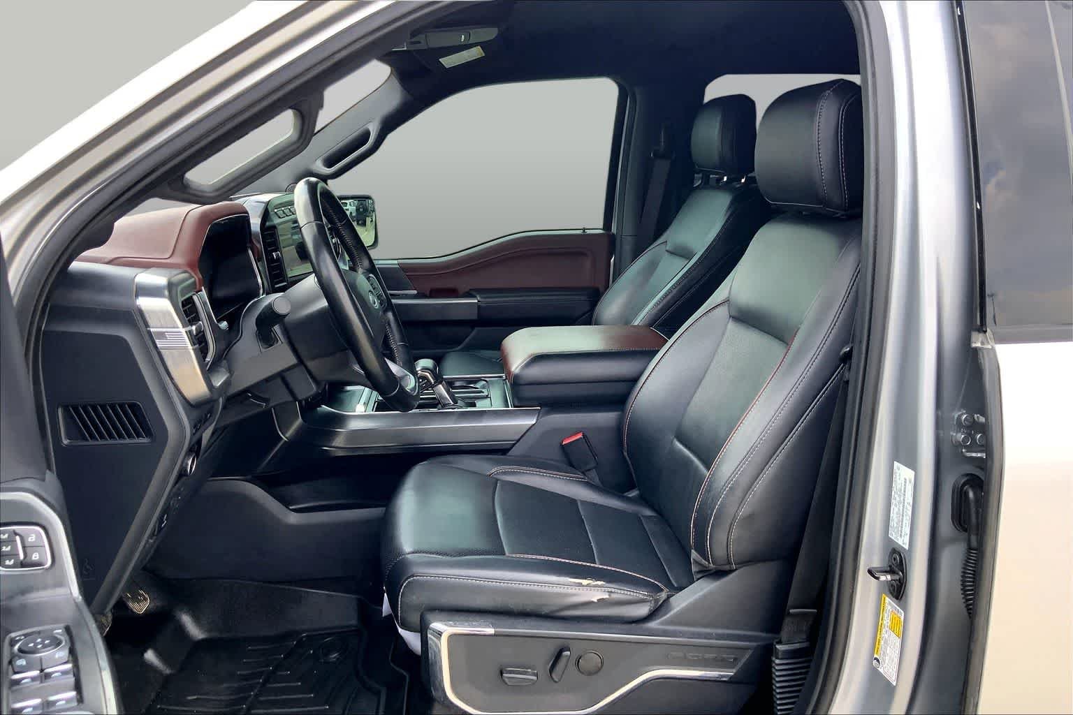 Used 2023 Iconic Silver Metallic Ford LARIAT image 8