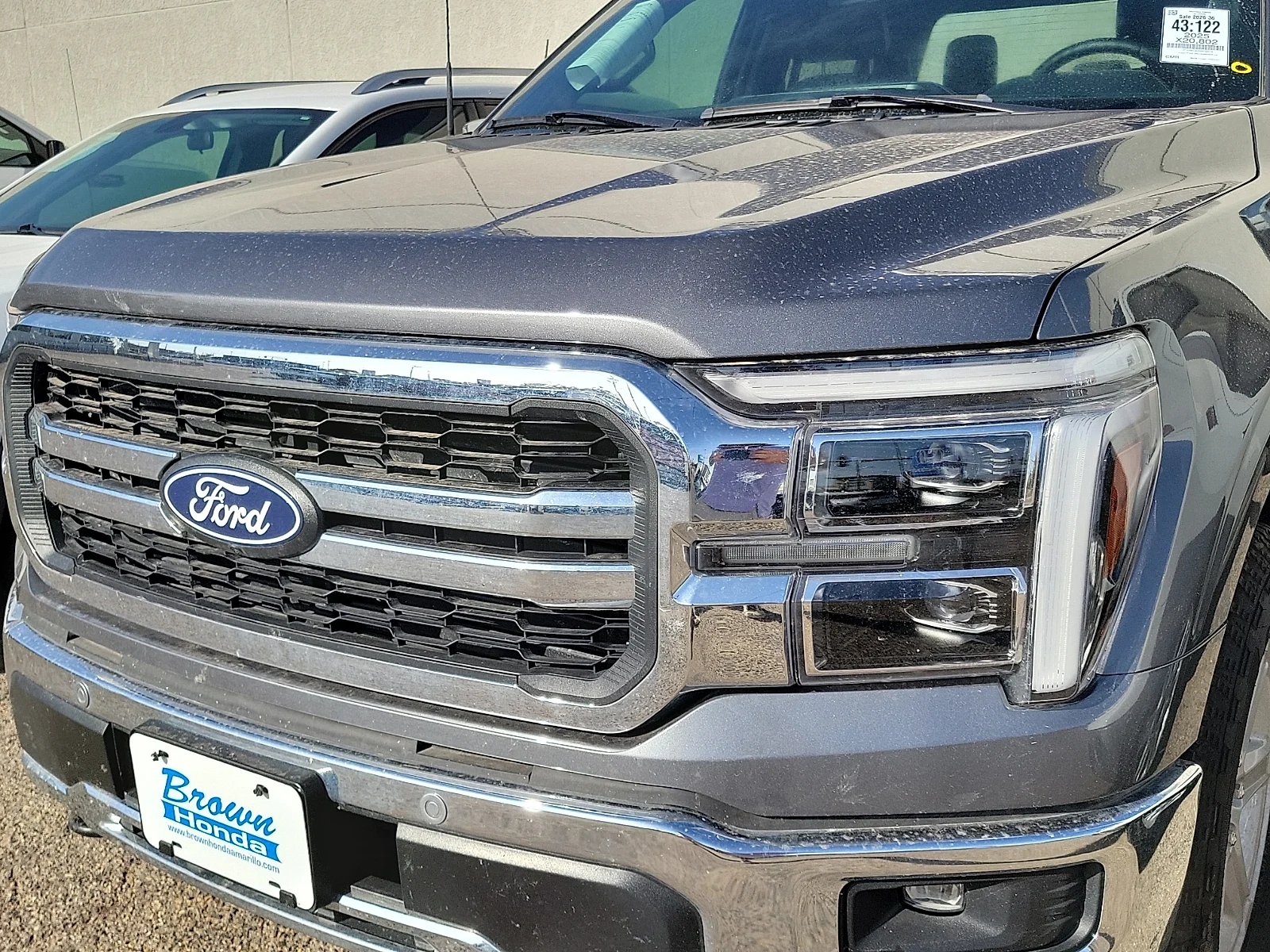 Used 2025 Gray Metallic Ford LARIAT image 4
