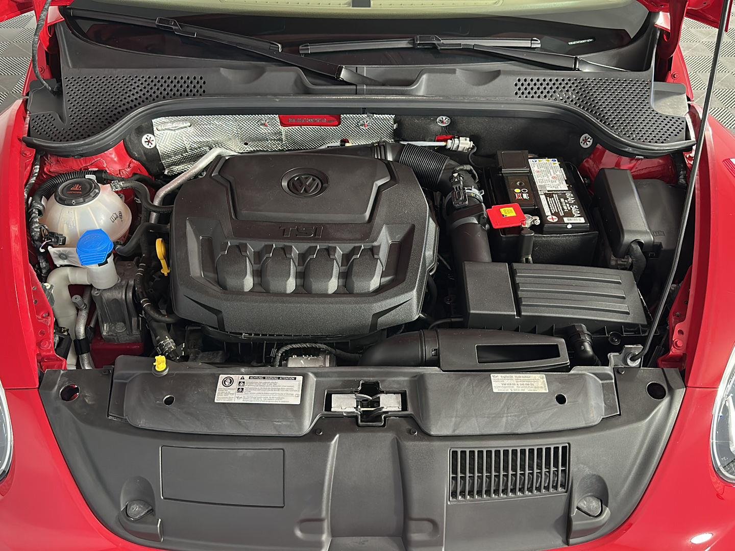 Used 2019 Tornado Red Volkswagen SE image 23