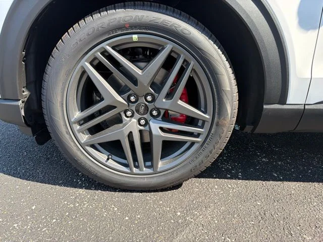 New 2027 Star White Metallic Tri-Coat Ford ST image 9