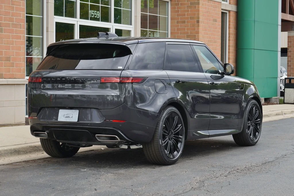 New 2026 Carpathian Grey Land Rover Dynamic SE image 6