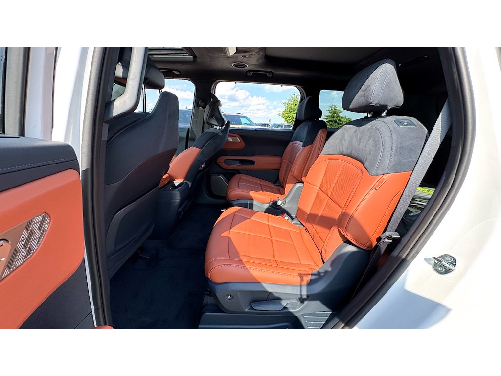 New 2027 Glacial White Pearl Kia SX Prestige image 26