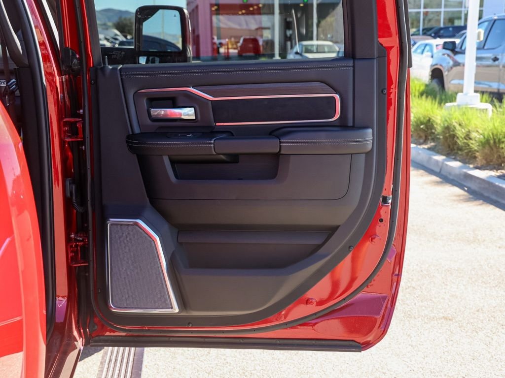 New 2026 Molten Red Pearl-Coat Exterior Paint RAM Laramie image 17