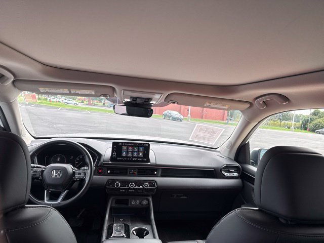 Used 2023 White Honda Touring image 16