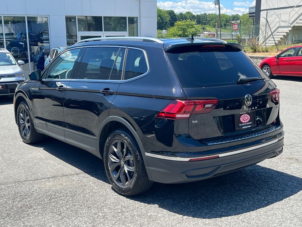 Used 2023 Black Volkswagen 2.0T SE image 4