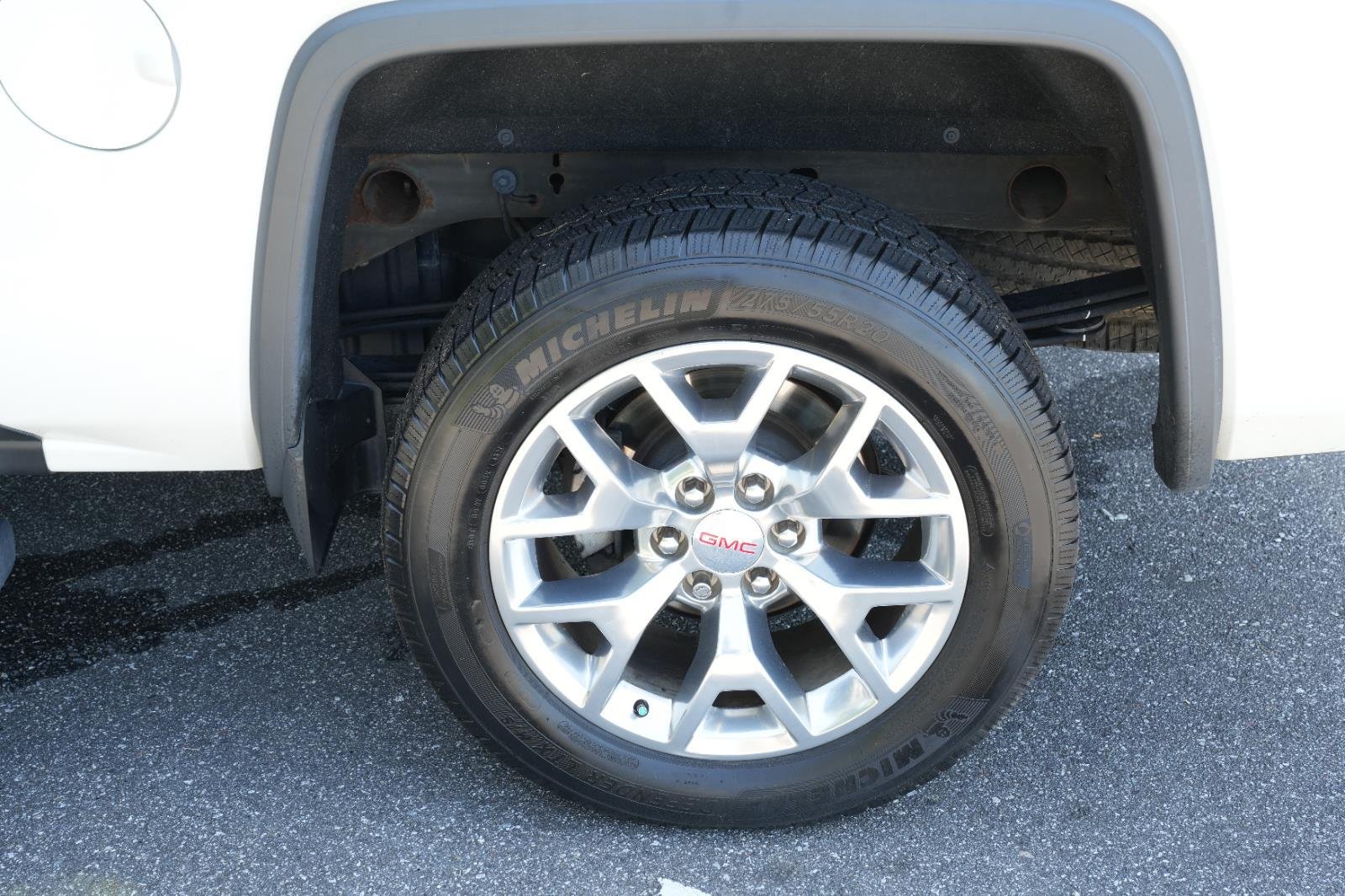 Used 2018 WHITE FROST TRICOAT GMC SLT image 38