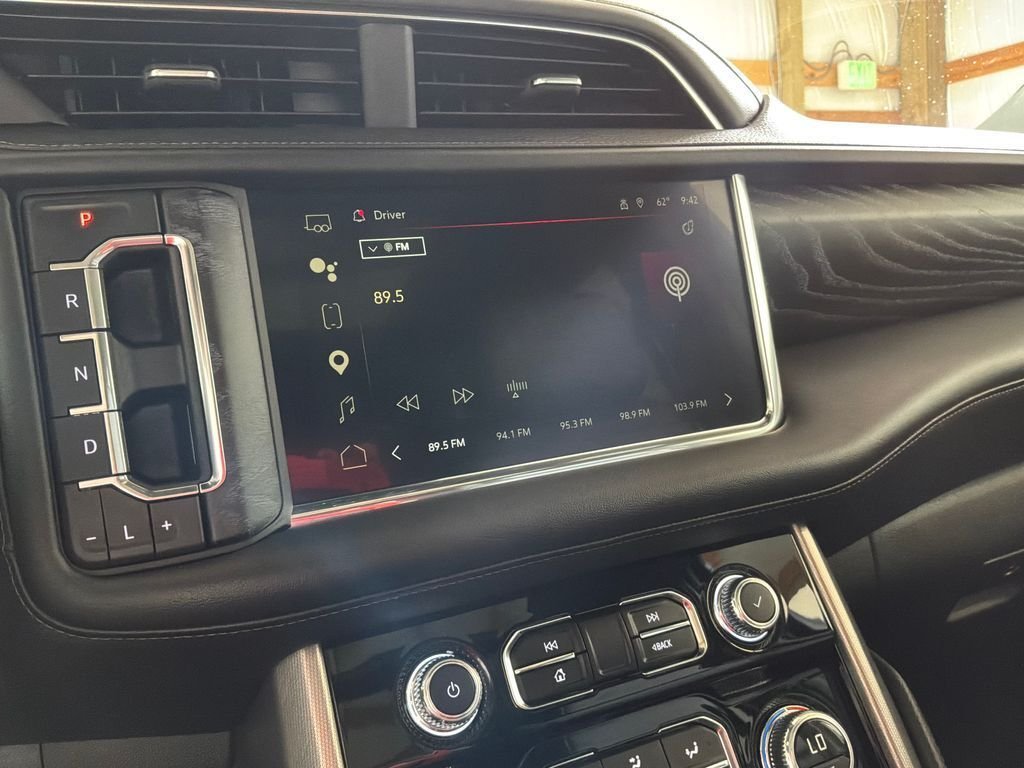 Used 2024 White GMC Denali image 31