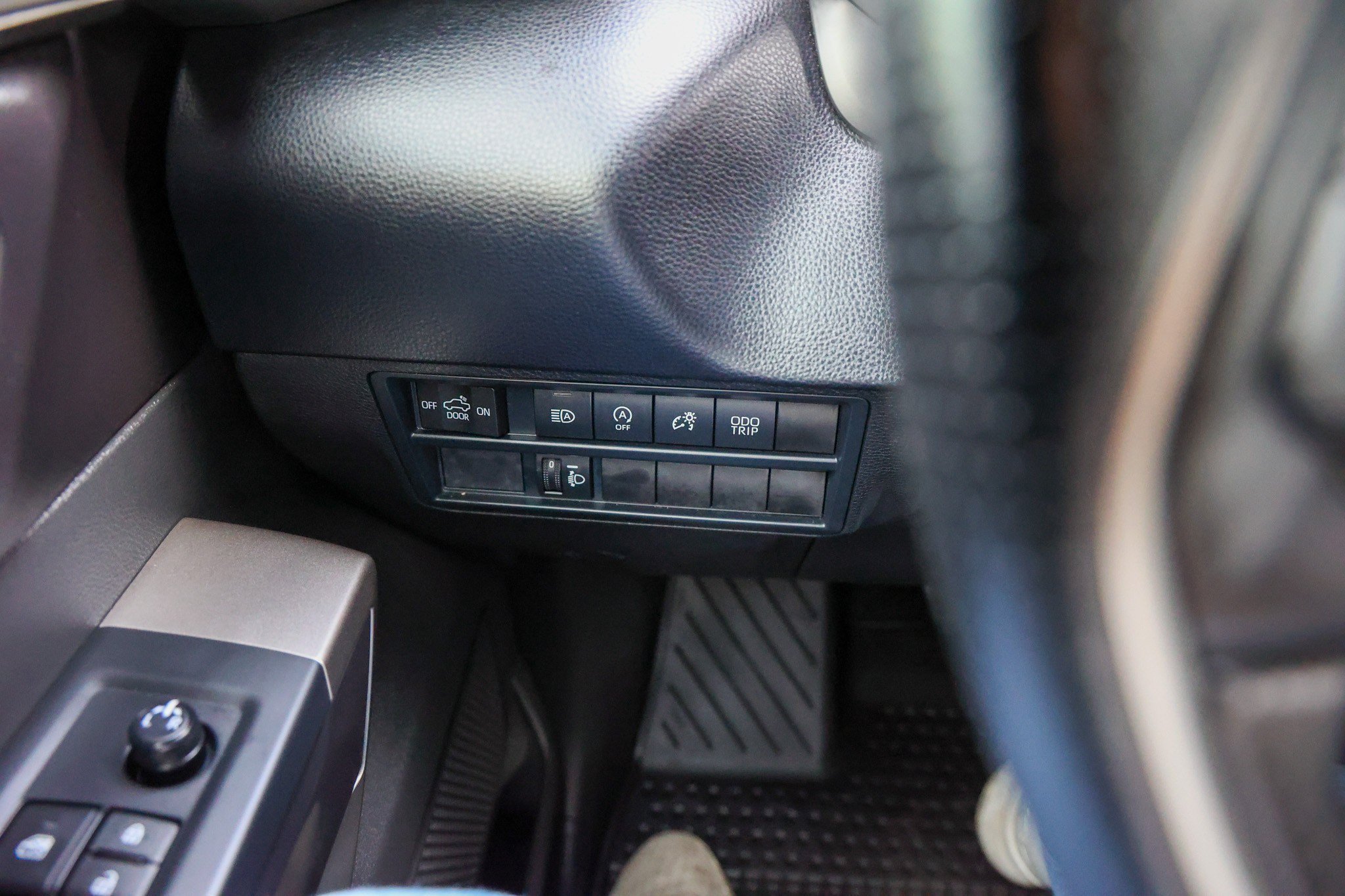 Used 2025 MAGNETIC GRAY MET Toyota SR5 image 16
