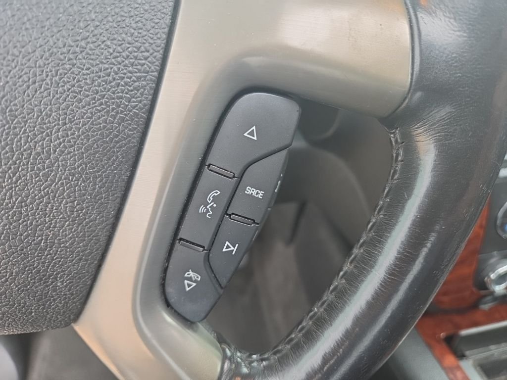 Used 2013 White Chevrolet LTZ image 20