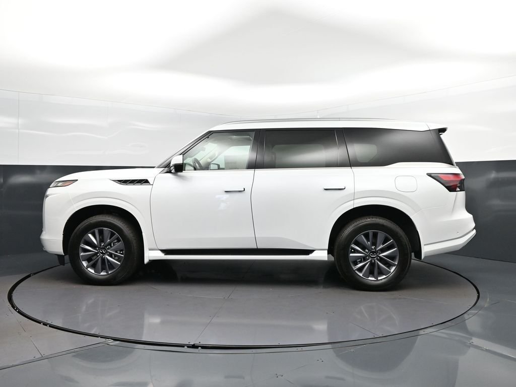 New 2026 RADIANT WHITE INFINITI Pure 2WD image 4
