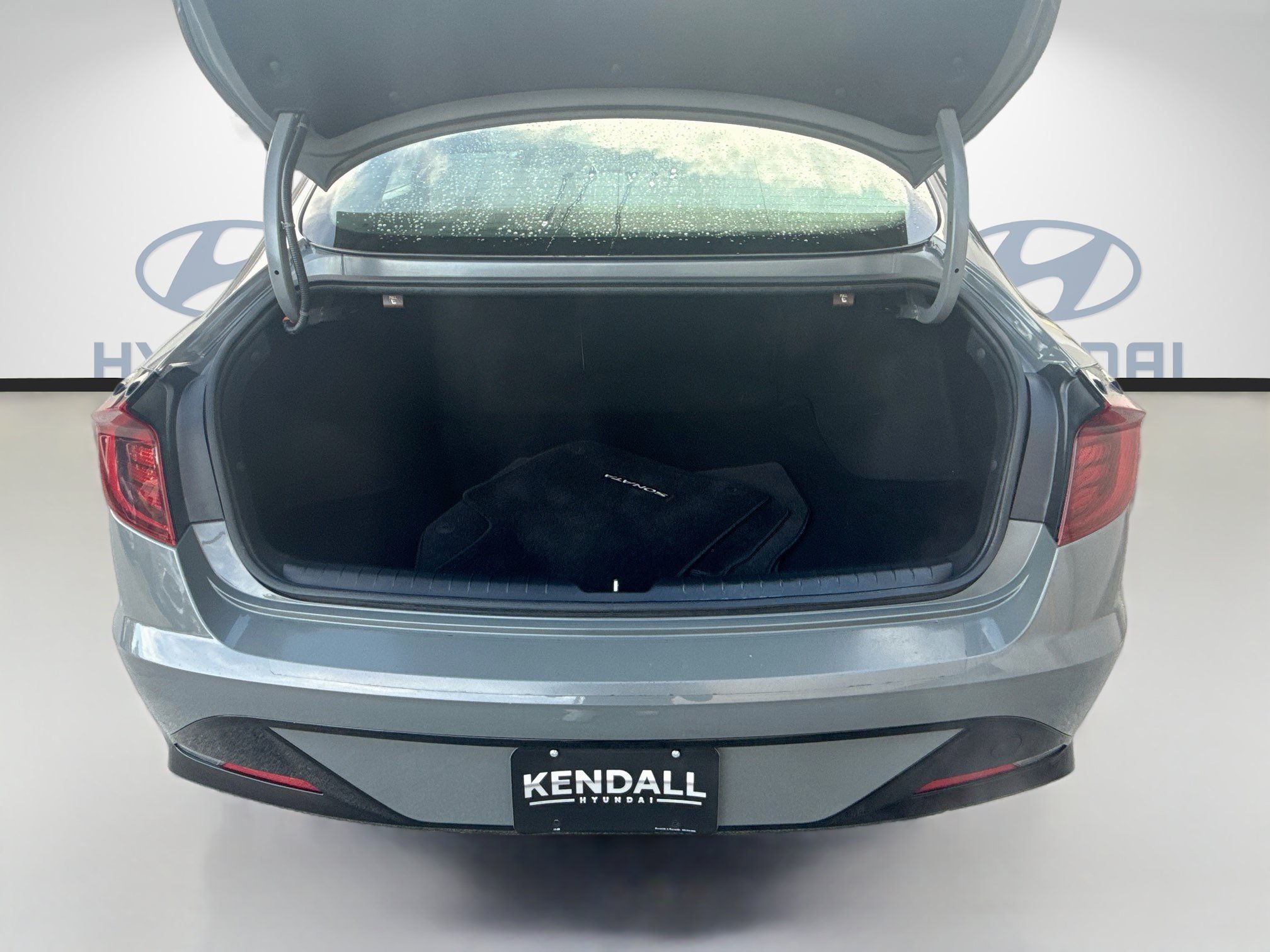 Used 2023 Hampton Gray Hyundai SEL image 23