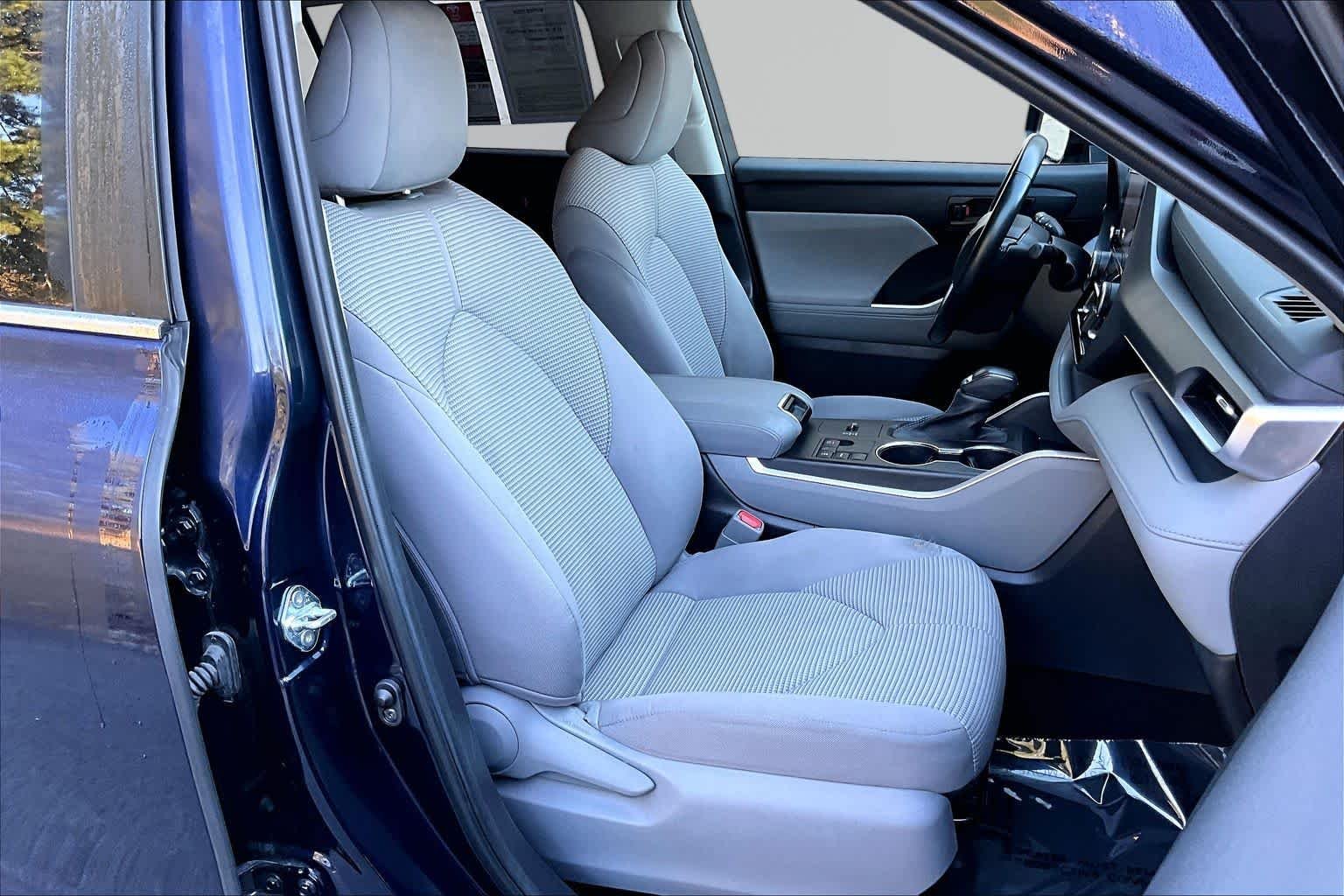 Used 2023 Blueprint Toyota LE image 9