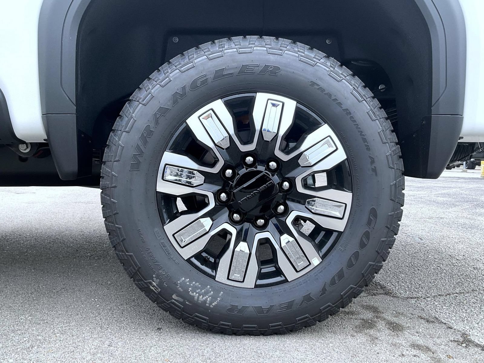 2026 GMC Sierra 2500HD Denali - Photo 23