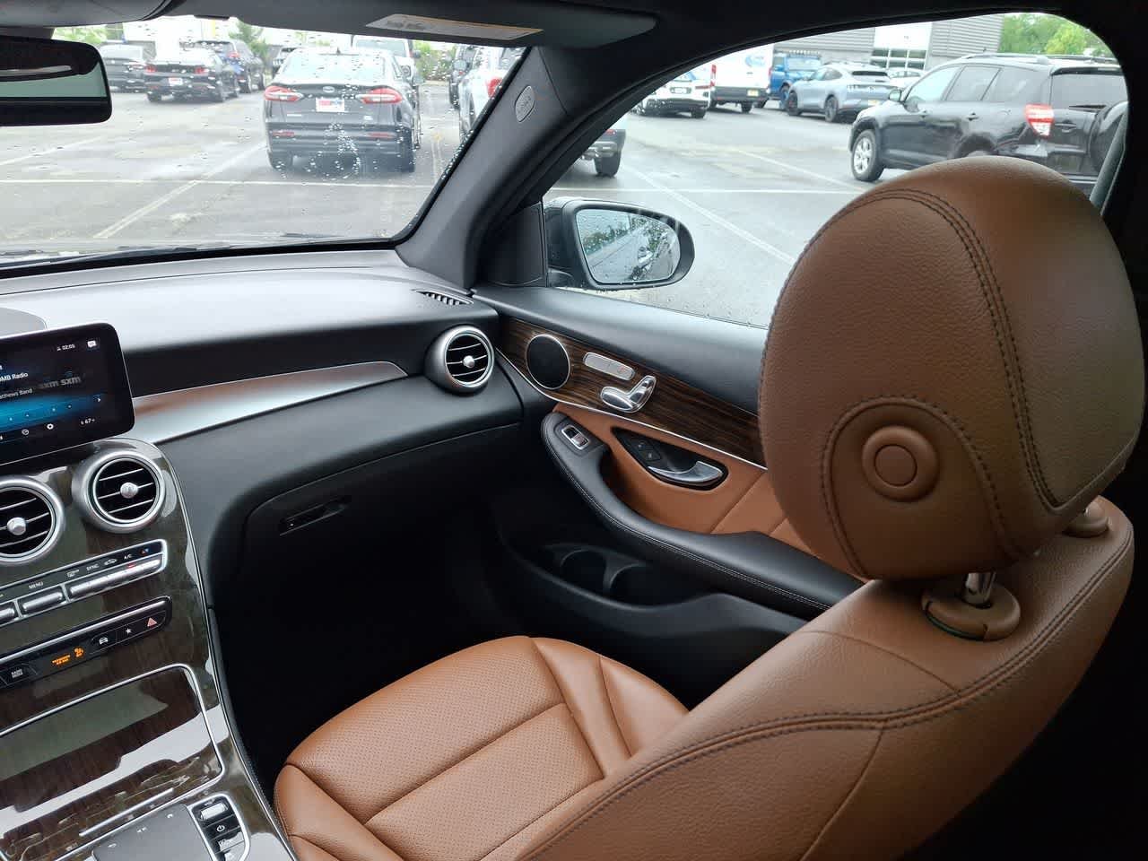 Used 2020 Obsidian Black Metallic Mercedes-Benz GLC 300 image 11
