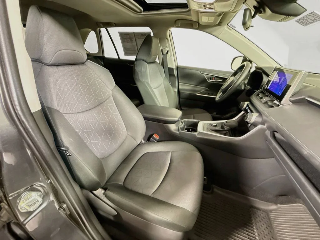 Used 2024 Magnetic Gray Metallic Toyota Hybrid XLE image 27