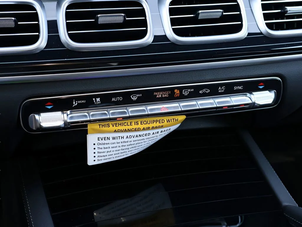 New 2026 MANUFAKTUR Moonlight White Metallic Mercedes-Benz GLE 450 image 65