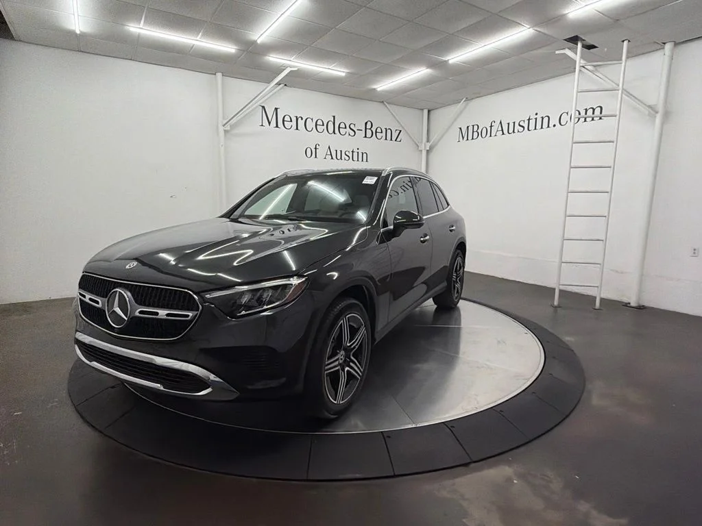 New 2027 Gray Mercedes-Benz GLC 300 image 3