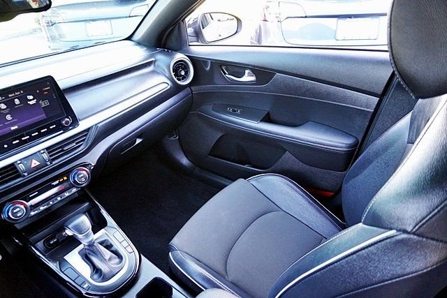 Used 2024 Gray Kia GT-Line image 19