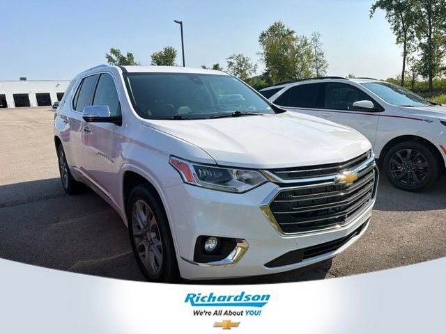 Used 2021 IRIDESCENT PEARL TRICOAT Chevrolet Premier image 1