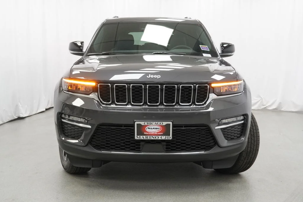 Used 2025 Gray Jeep Limited image 11