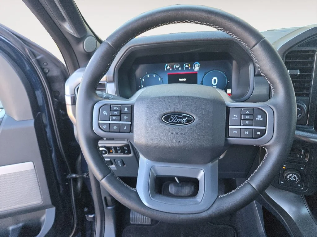 Used 2025 Blue Ford Lariat image 19