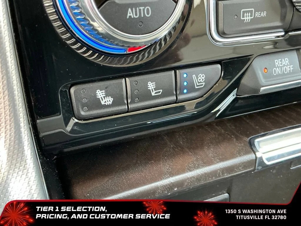 Used 2024 White Frost Tricoat GMC Denali image 35