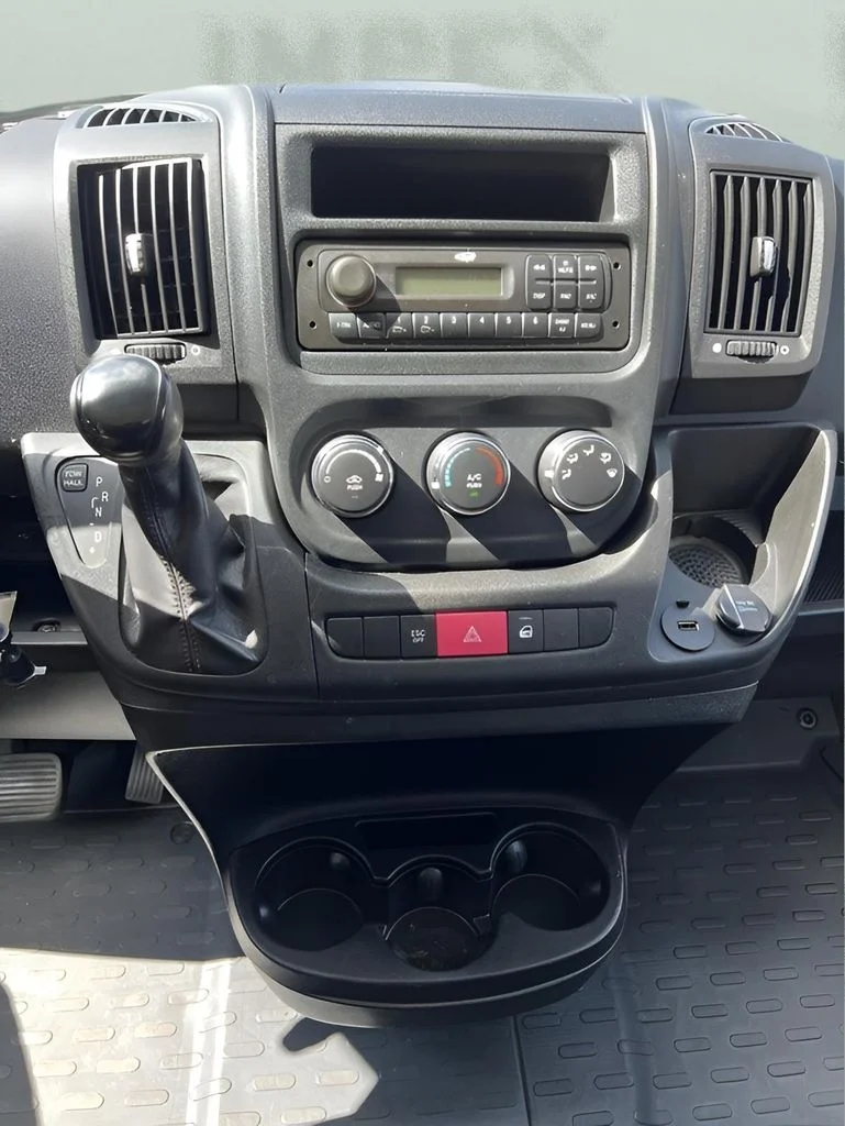 Used 2014 White Ram Base image 19