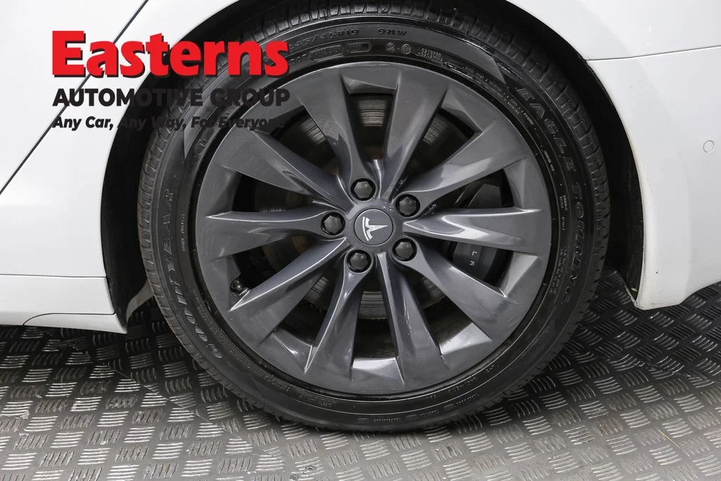 Used 2018 White Tesla 100D image 8