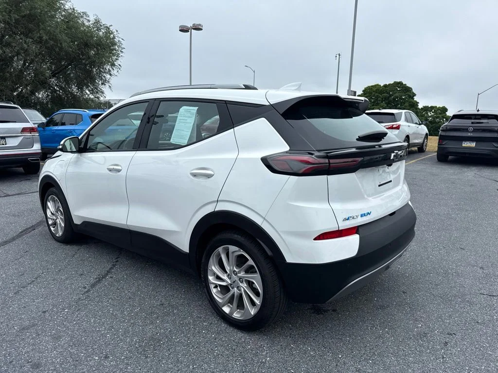 Used 2022 Summit White Chevrolet LT image 21
