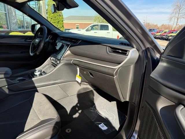 New 2025 Baltic Gray Metallic Clear-Coat Exterior Paint Jeep Altitude X image 32