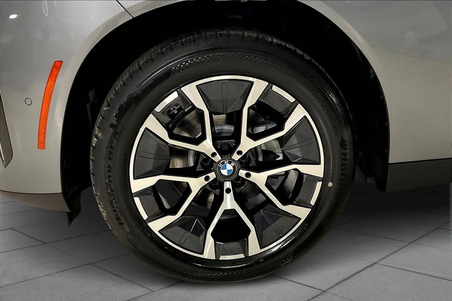Used 2026 Skyscraper Grey Metallic BMW 30 xDrive image 11