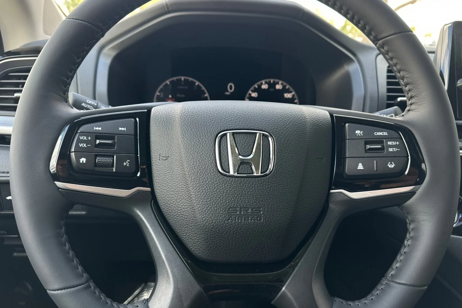 New 2026 Sonic Gray Pearl Honda Touring image 25