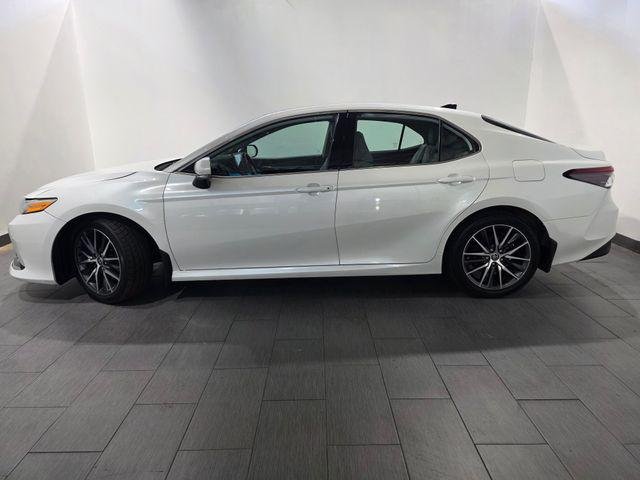 Certified Used 2024 WIND CHILL PEARL Toyota  image 2