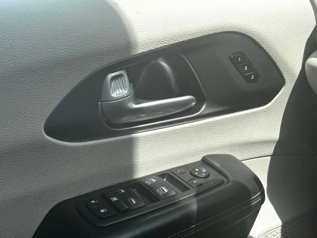 Used 2024 White Chrysler Touring L image 17