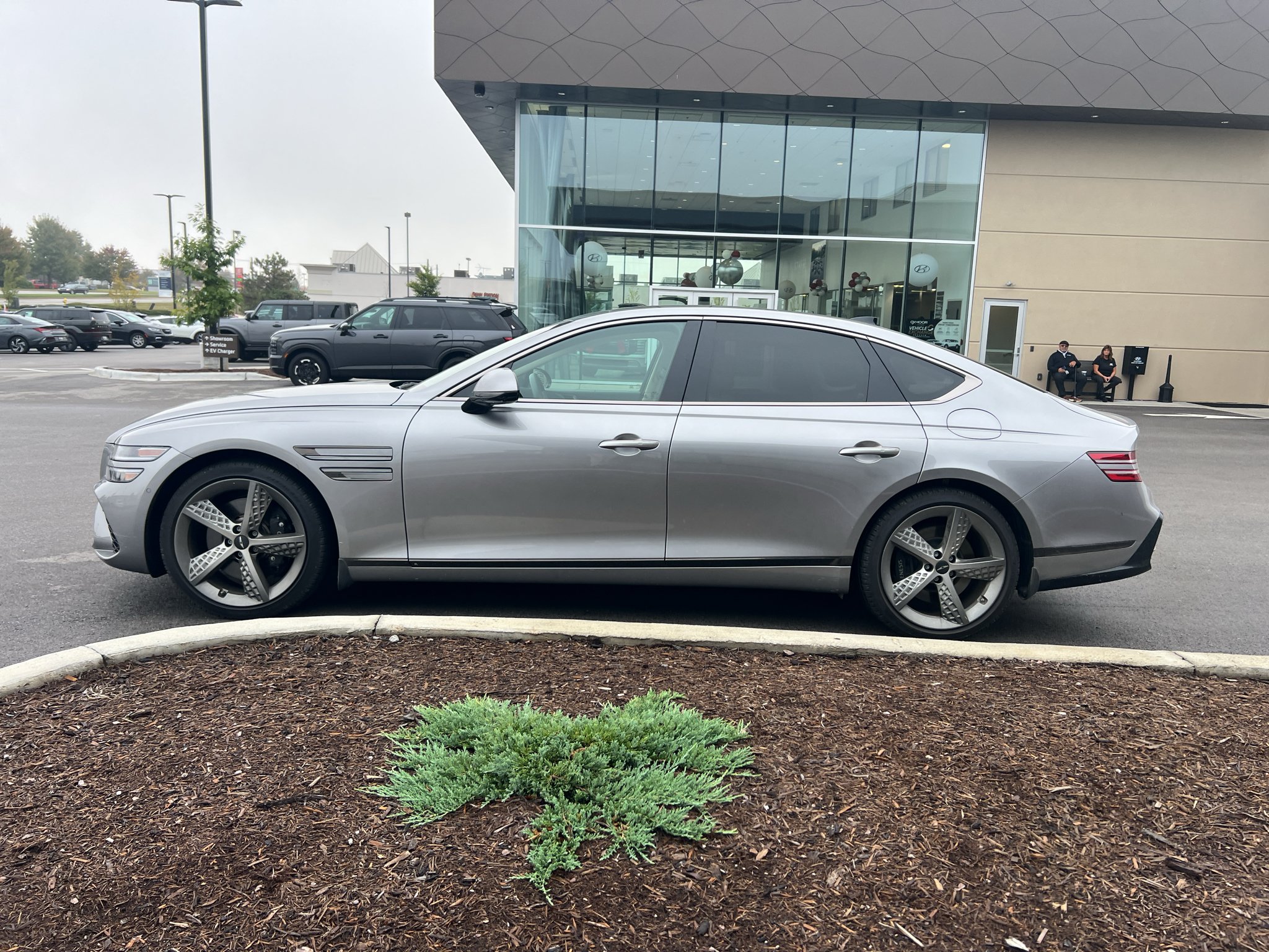 Used 2025 Savile Silver Genesis 3.5T Sport Prestige image 7
