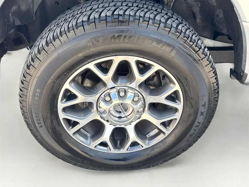 Used 2020 Silver Ford Lariat image 38
