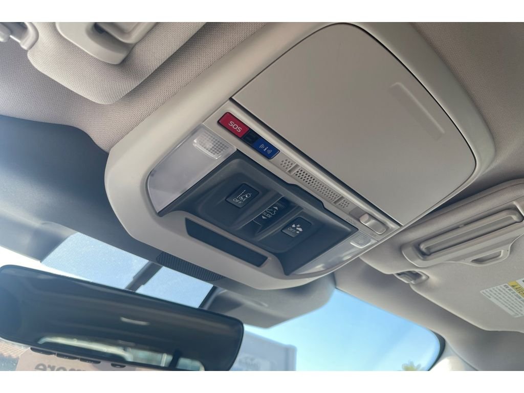 Used 2022 CRYSTAL WHITE PEARL Subaru Premium image 24