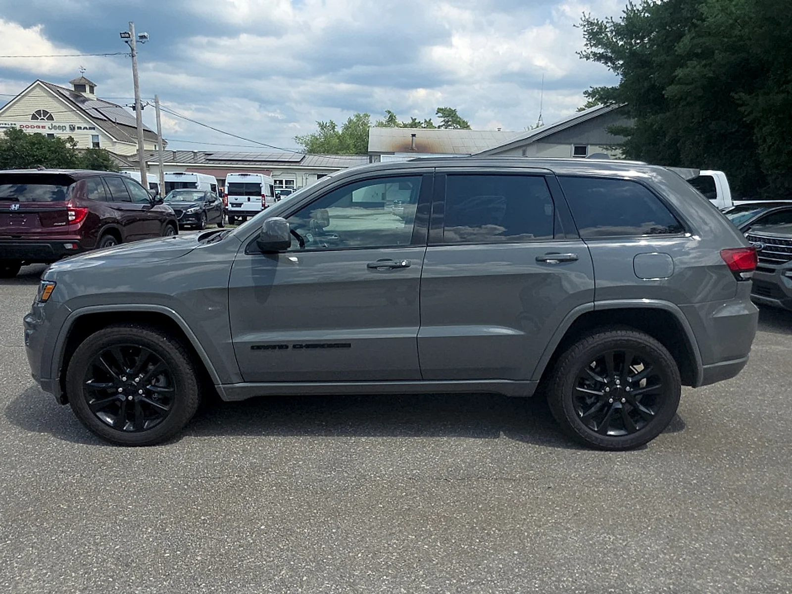 Used 2021 Sting Gray Jeep Laredo X 4x4 image 2