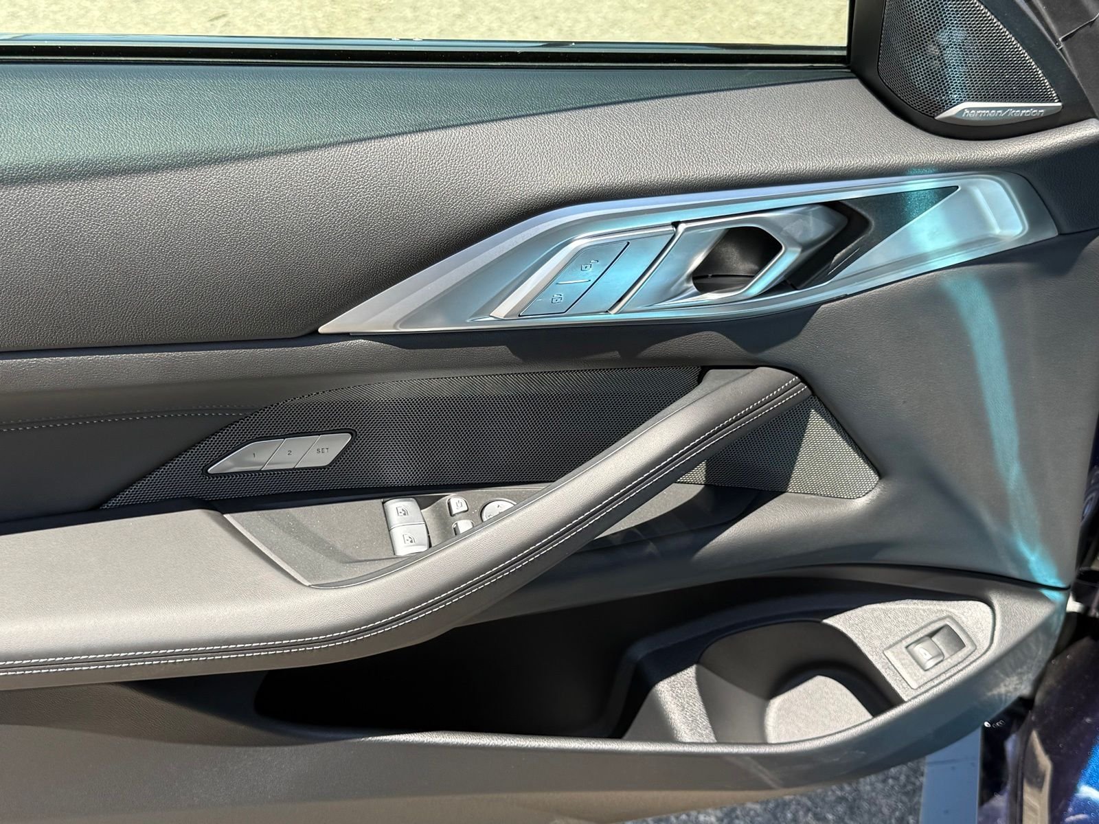 New 2027 Tanzanite Blue II Metallic BMW Competition image 20