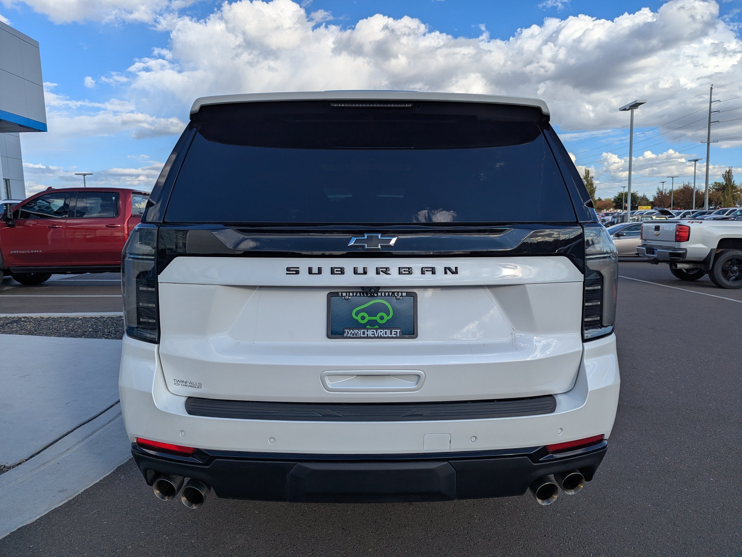 2025 Chevrolet Suburban Z71 - Photo 38