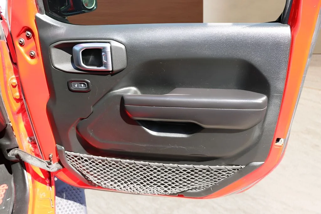Used 2020 Red Jeep Sport S image 18