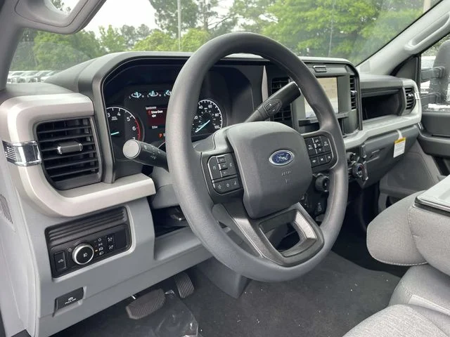 New 2026 Oxford White Ford XL image 16